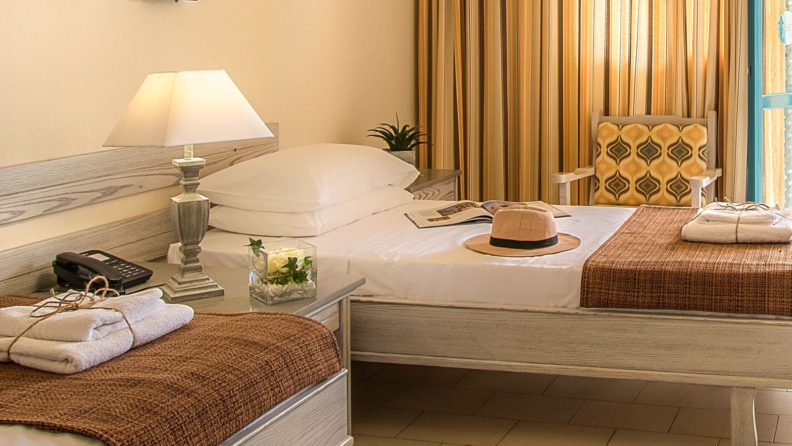 rooms-studio-superior-twin-poolview-balcony-or-terrace