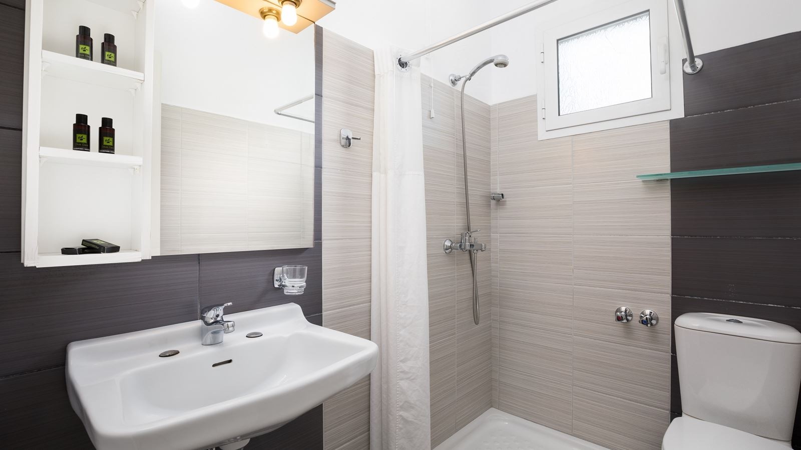 rooms-classic-twindouble-with-balcony