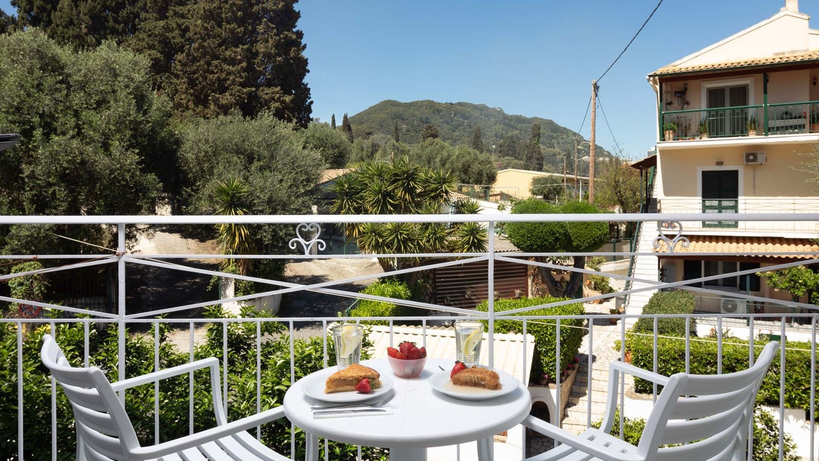 rooms-comfort-studio-with-balcony