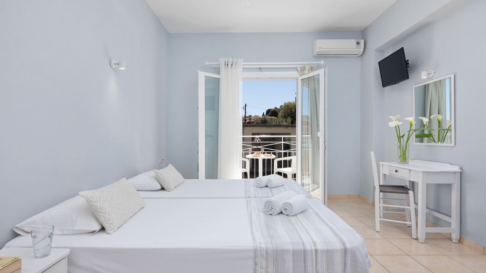 rooms-comfort-studio-with-balcony