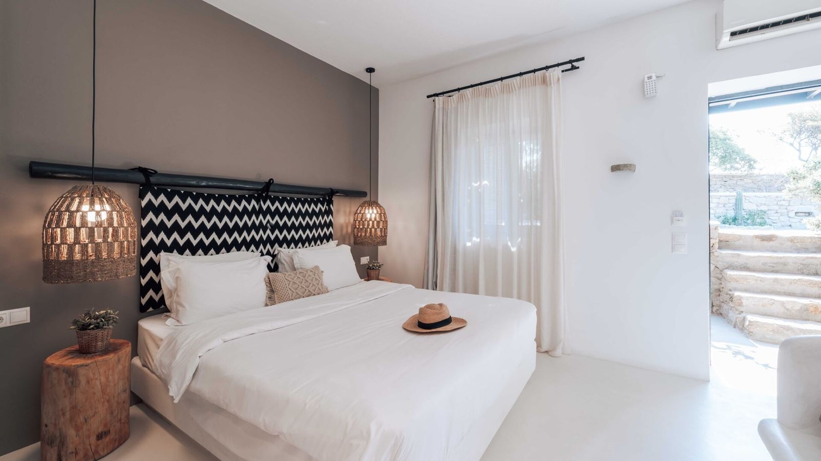 rooms-classic-double-surrounding-view