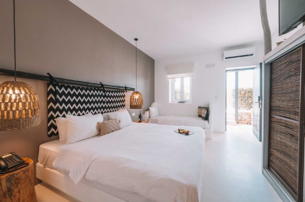 rooms-friends-and-family-room-3-guests