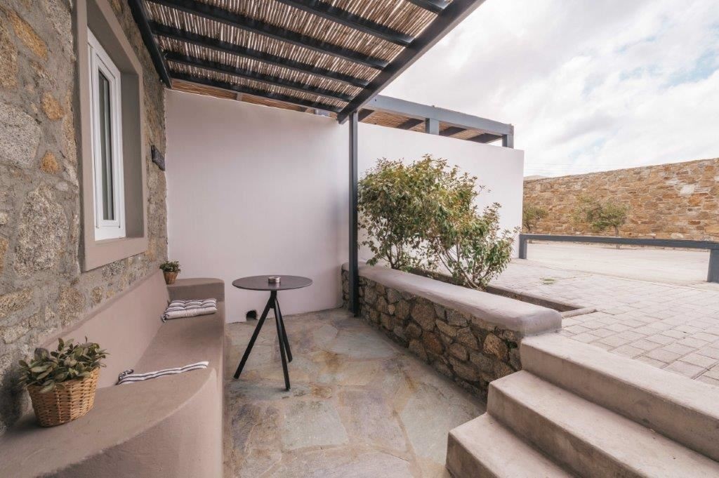 rooms-friends-and-family-room-3-guests