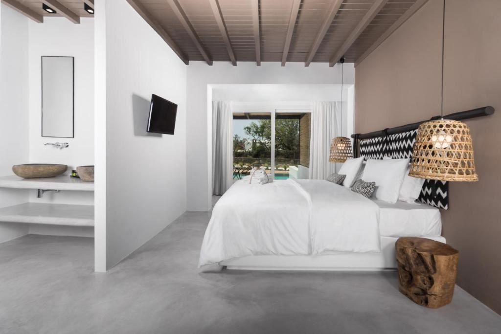 rooms-junior-suite-with-private-pool