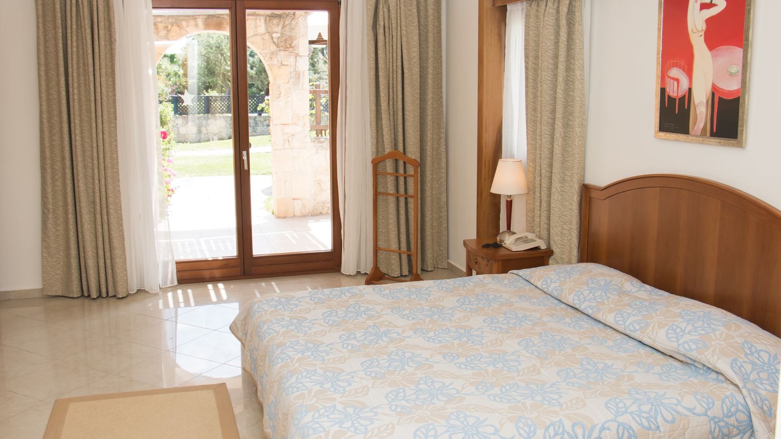 rooms-economy-double-room-street-view