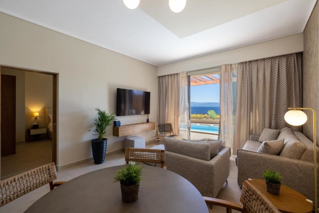 rooms-one-bedroom-suite-private-pool