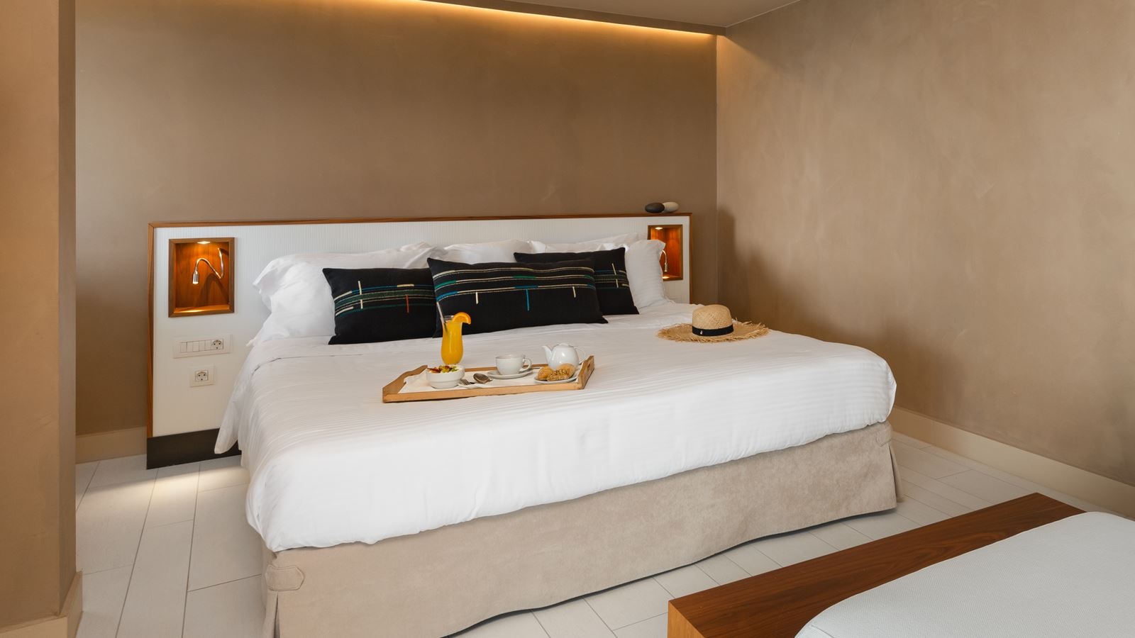 rooms-bungalow-garden-view-balcony