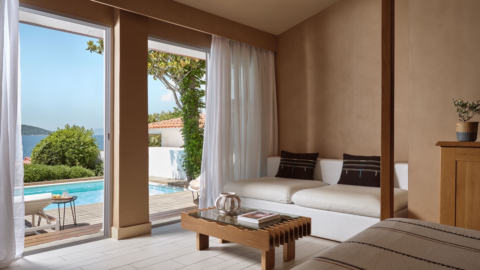 rooms-two-bedrooms-bungalow-sea-view-private-pool-terrace