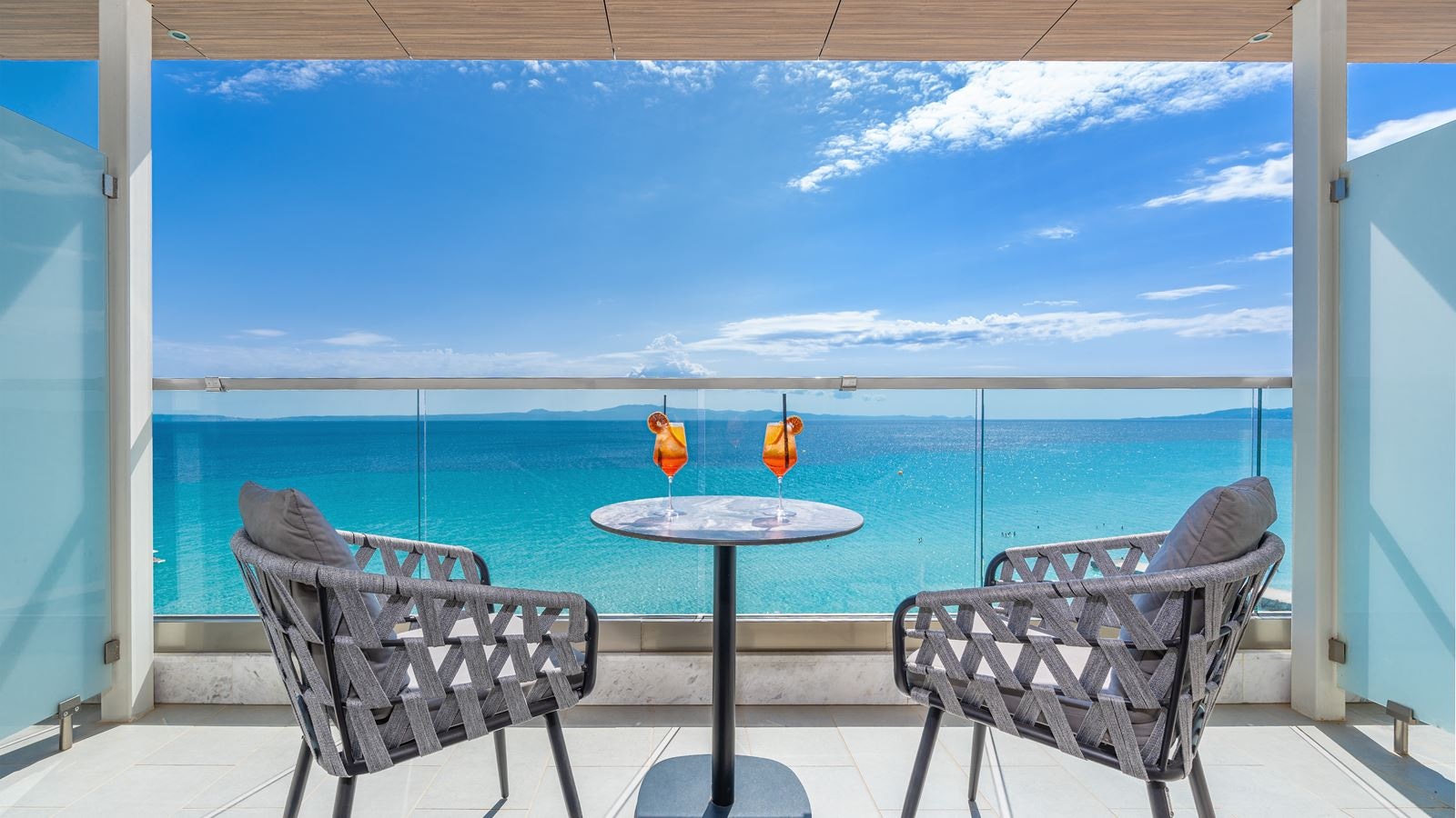 rooms-penthouse-suite-sea-front