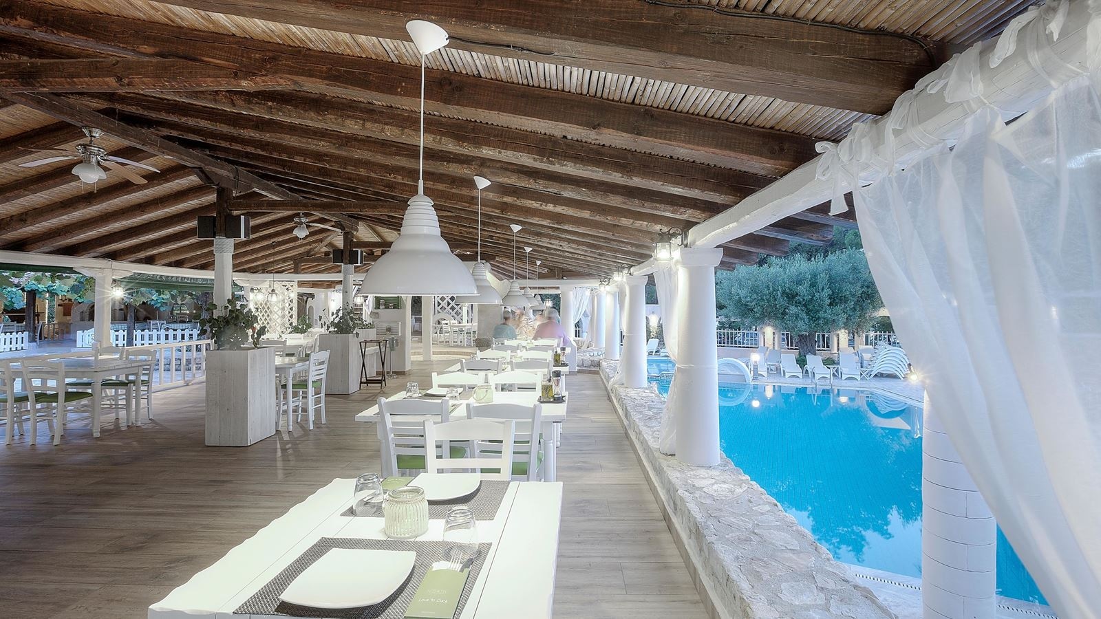 restaurants-main-building