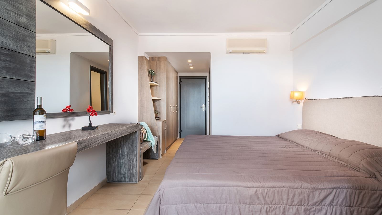 rooms-deluxe-double-land-view