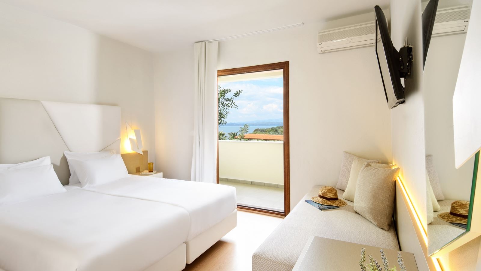 rooms-room-double-side-sea-view