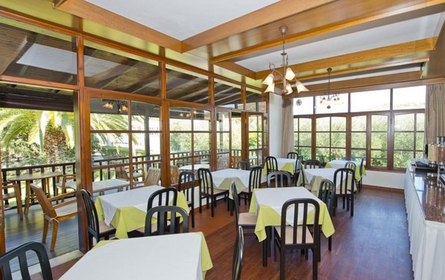 restaurants-main-building