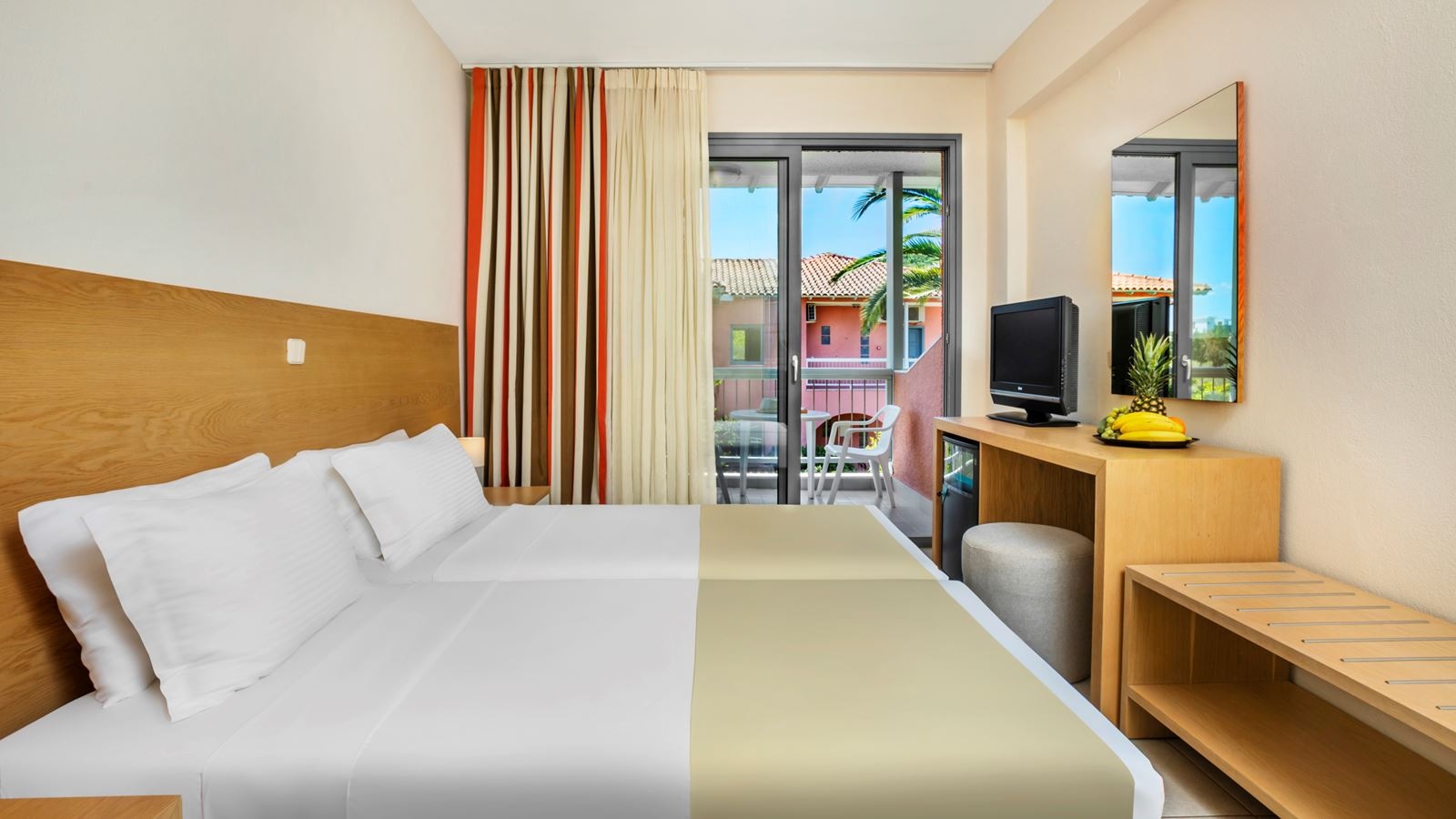 rooms-double-garden-view