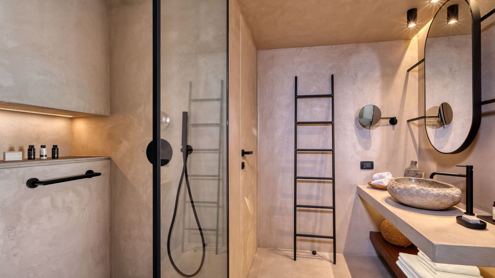 rooms-sapphire-sublime-suite-with-swim-up-pool