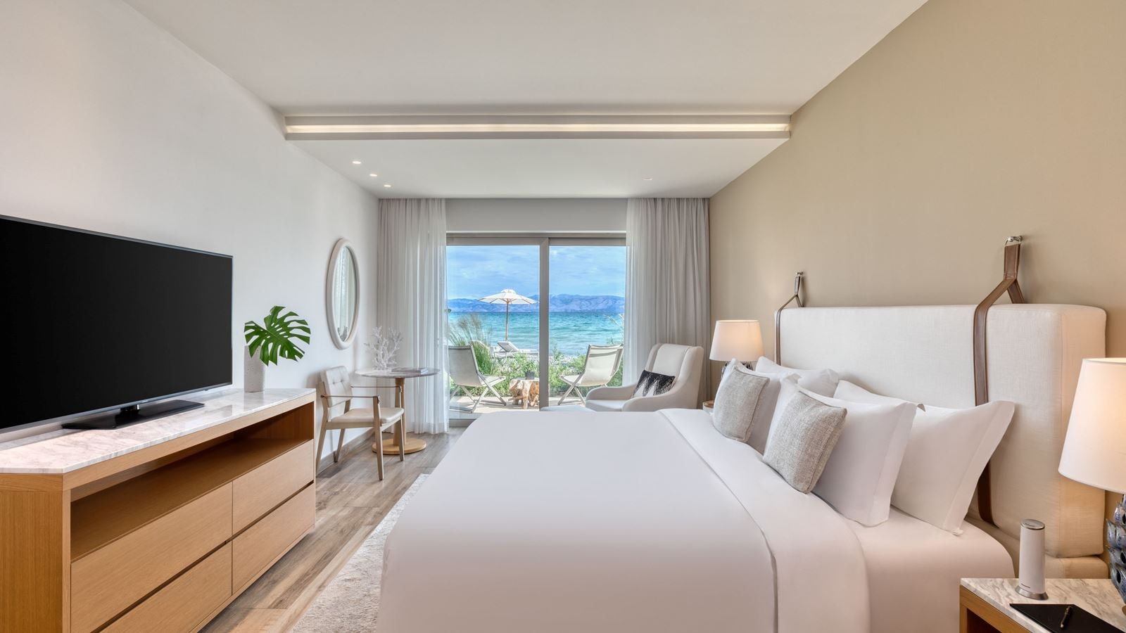 rooms-emerald-suite-beach-front