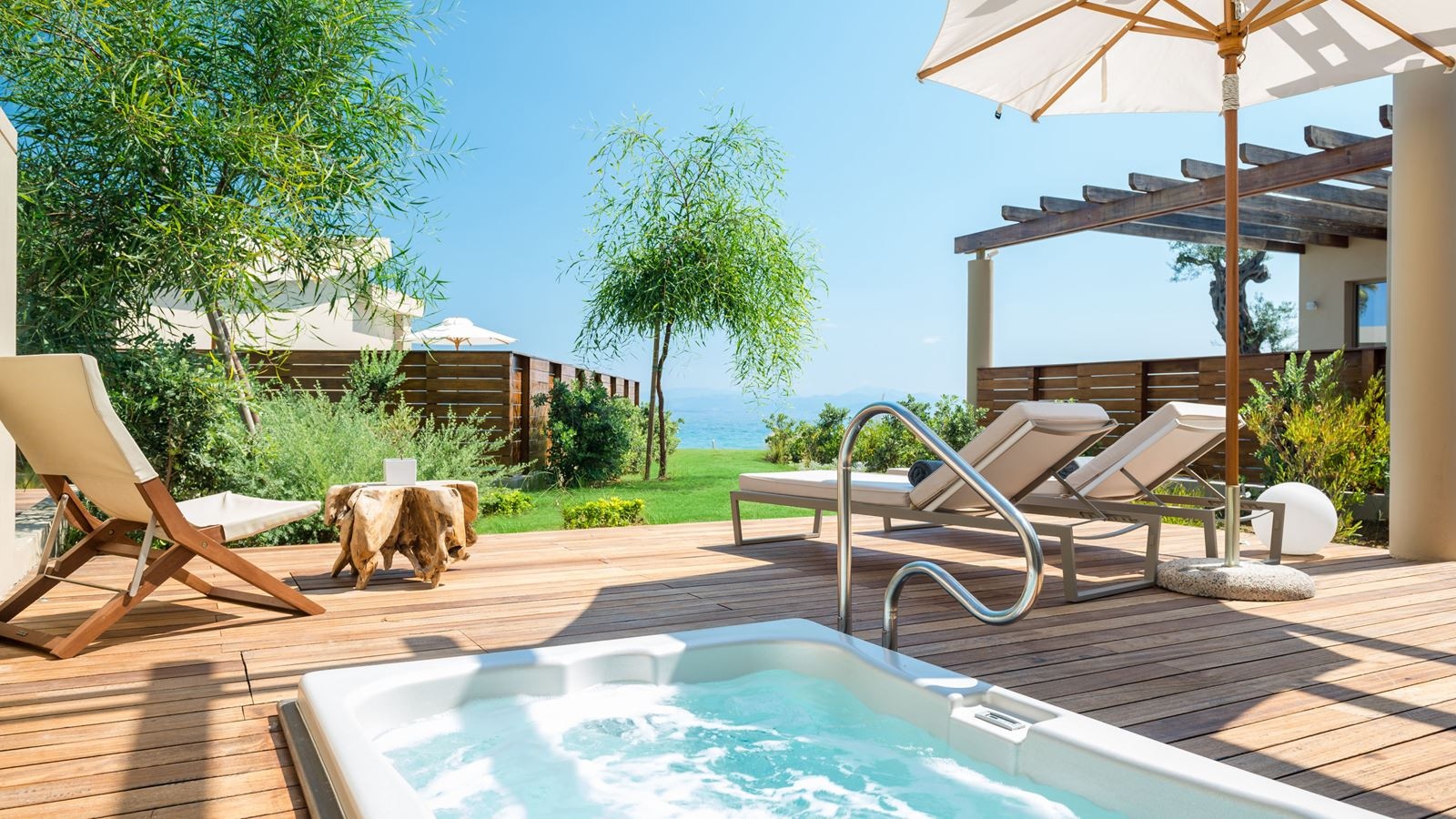 rooms-pavilion-retreat-garden-view-with-outdoor-jacuzzi