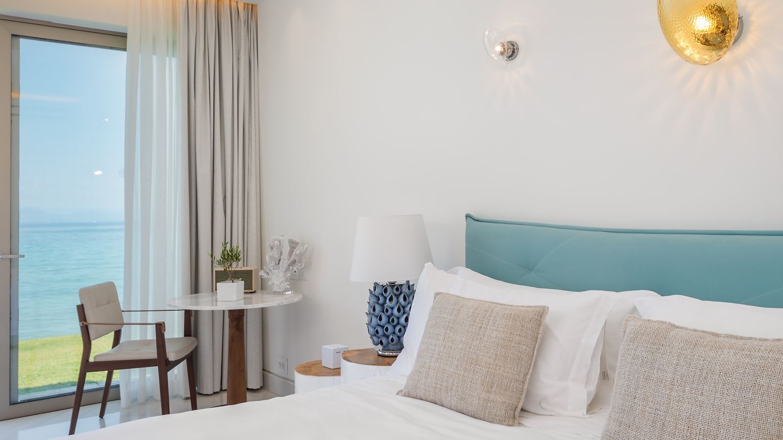 rooms-pavilion-suite-waterfront-with--private-pool