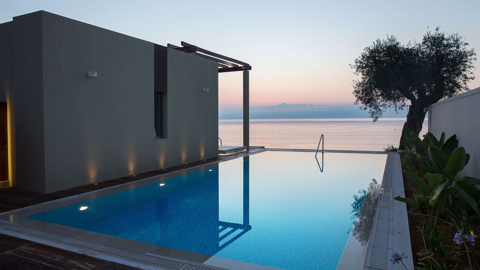 rooms-hrh-ivory-villa-sv