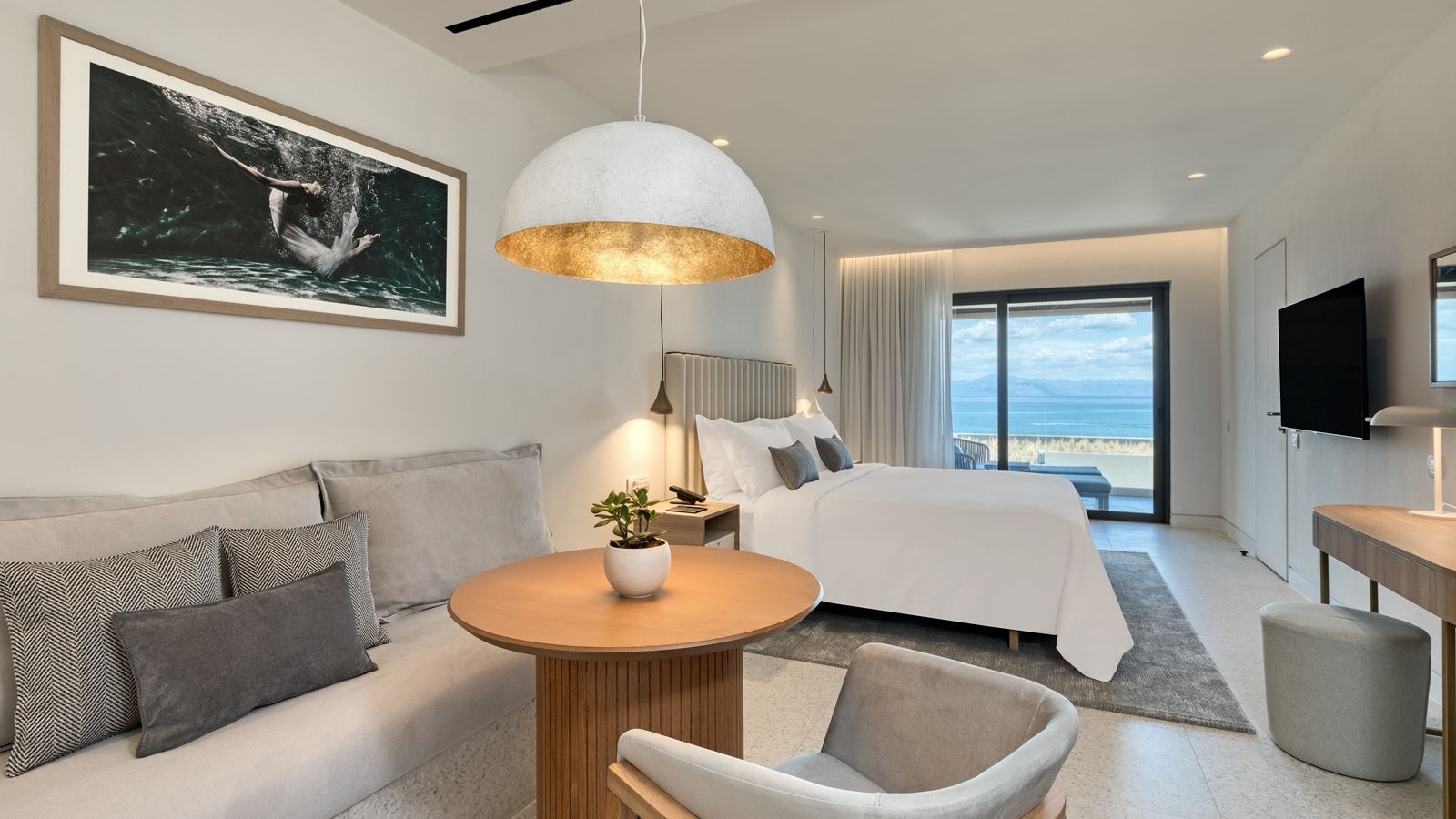 rooms-jade-suite-with-outdoor-jacuzzi