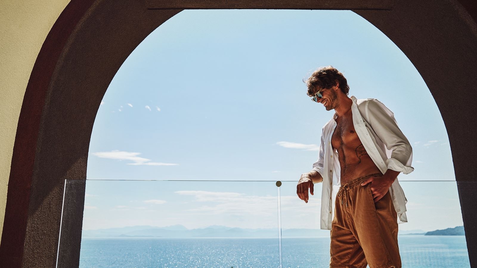 rooms-opal-suite-sea-view-with-outdoor-jacuzzi