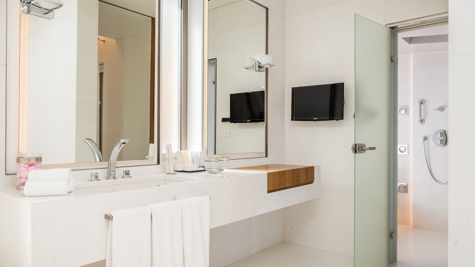 rooms-hrh-pearl-pearl-villa-sv