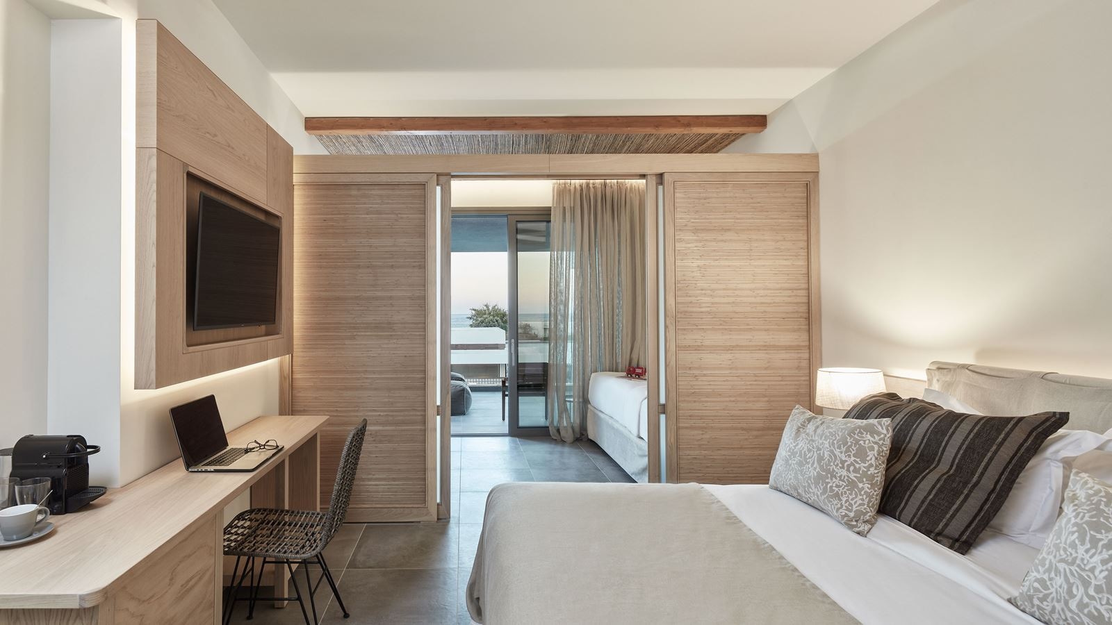 rooms-family-room-partition-pool-view-balcony