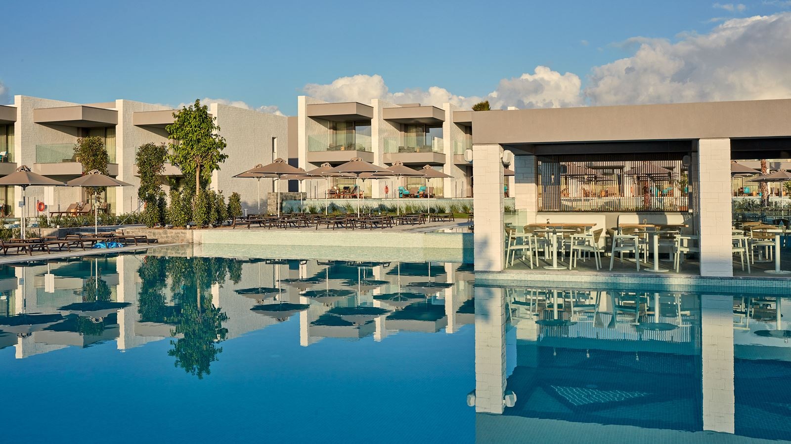 restaurants-kuzina-pool-bar