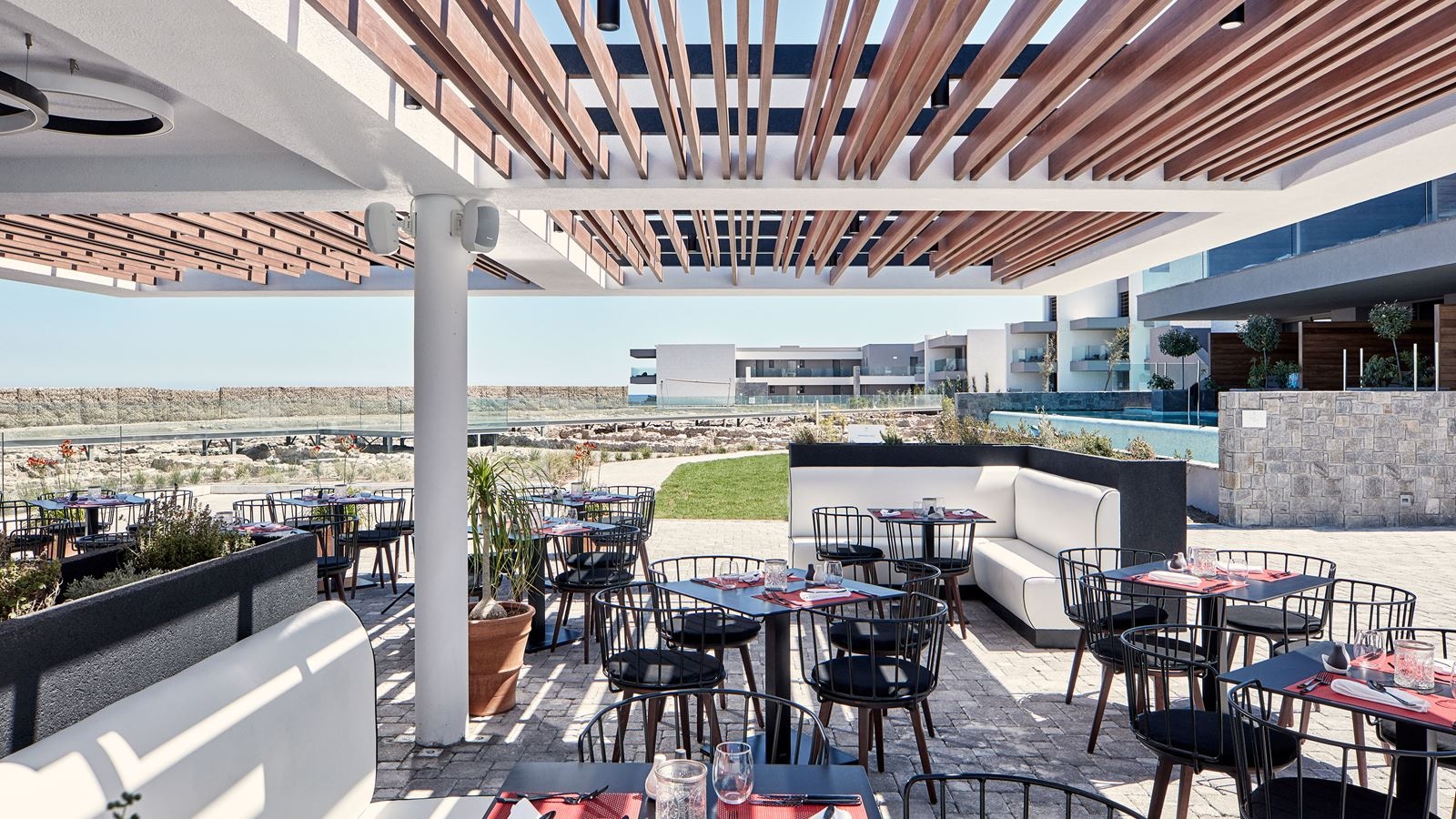 restaurants-liberty-pool-bar