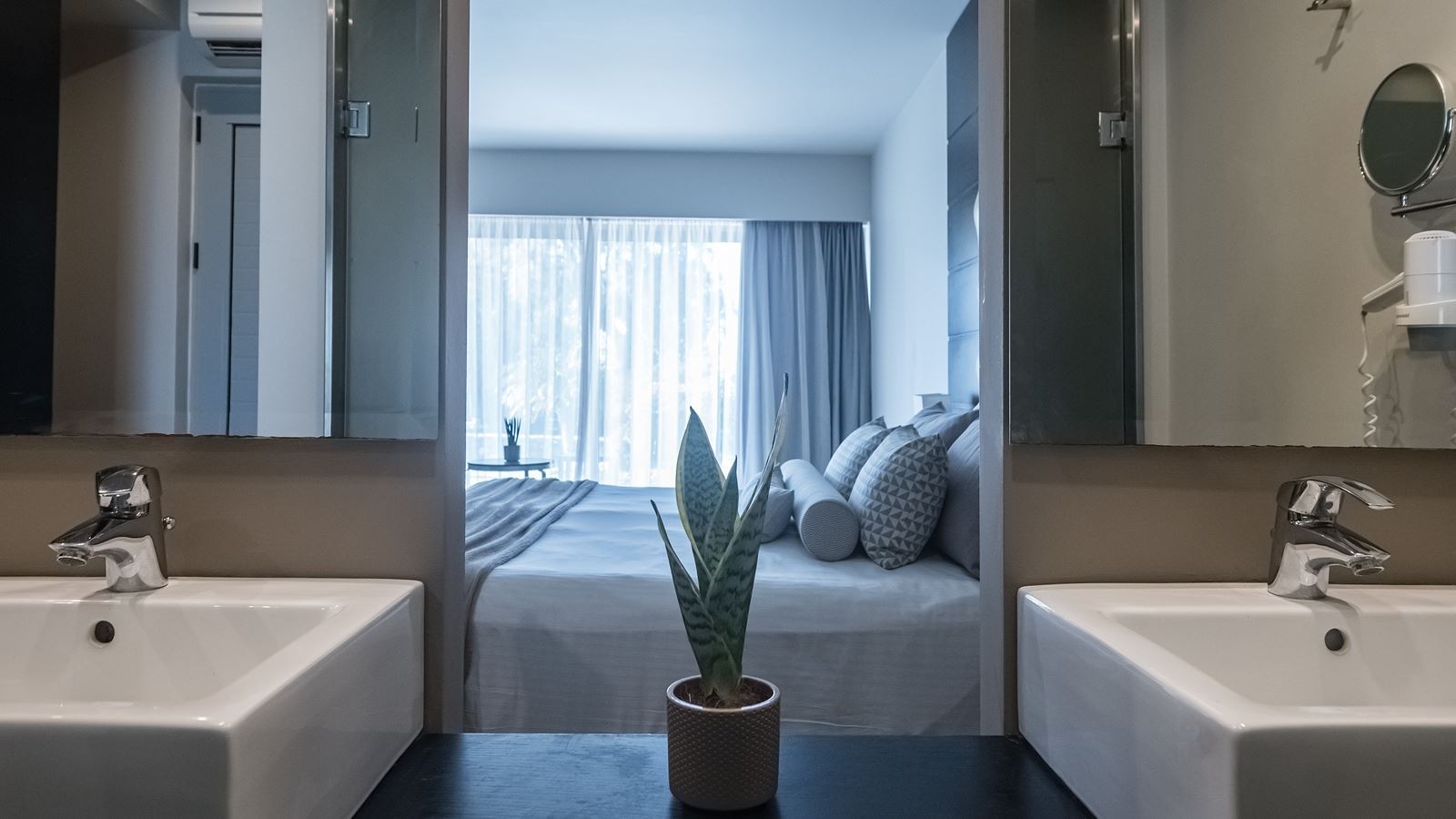 rooms-superior-double-room-sea-view