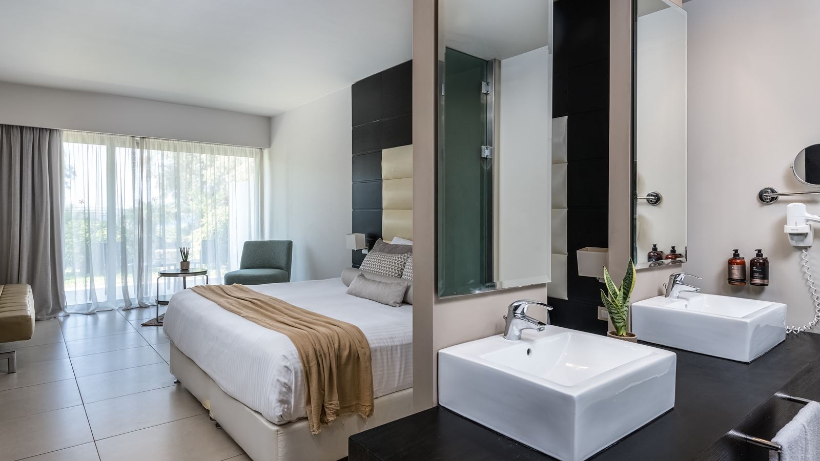 rooms-superior-double--room-side-sea-view