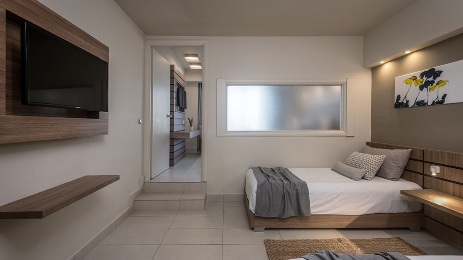 rooms-family-garden-view