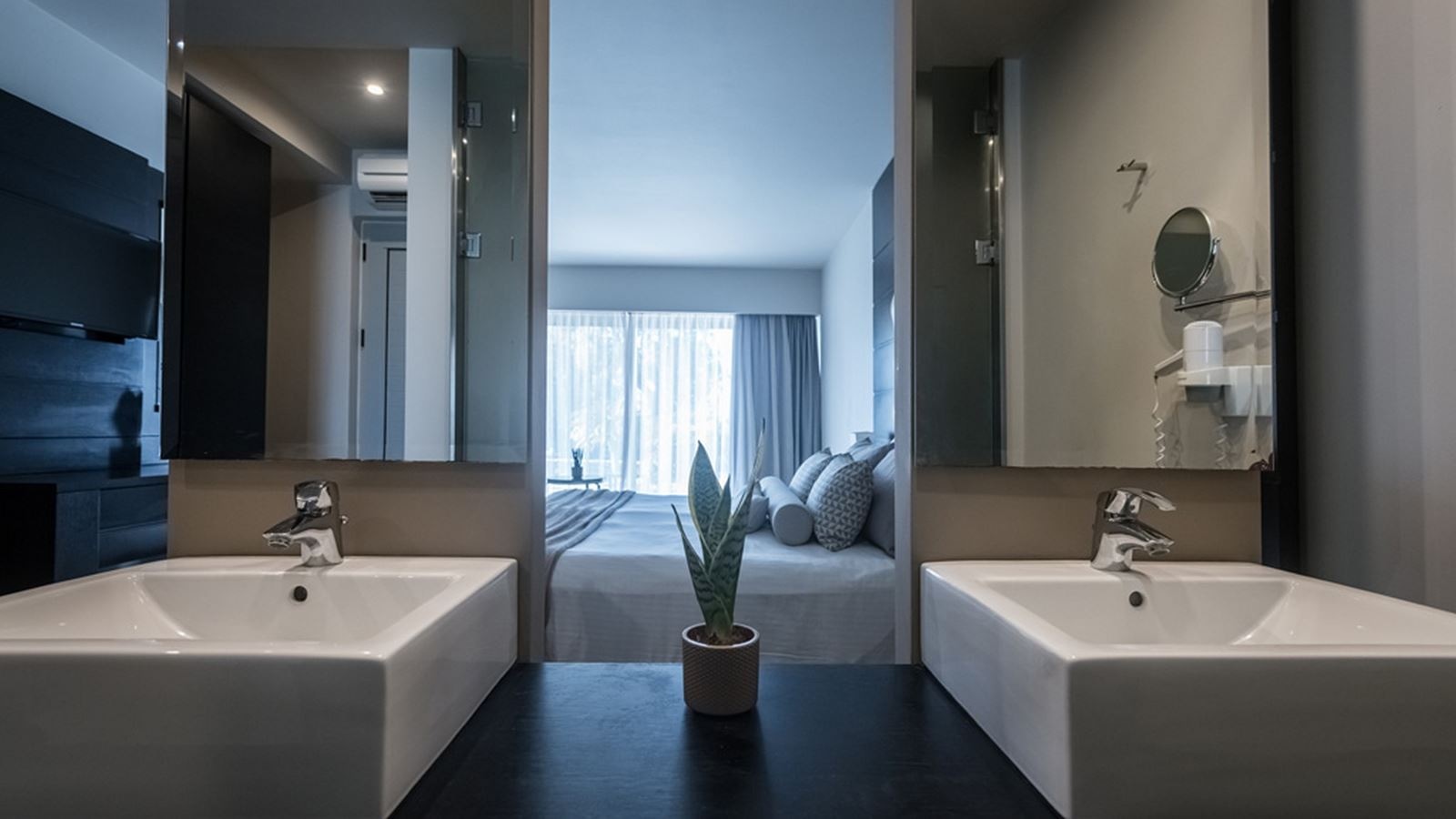 rooms-superior-triple-sea-view