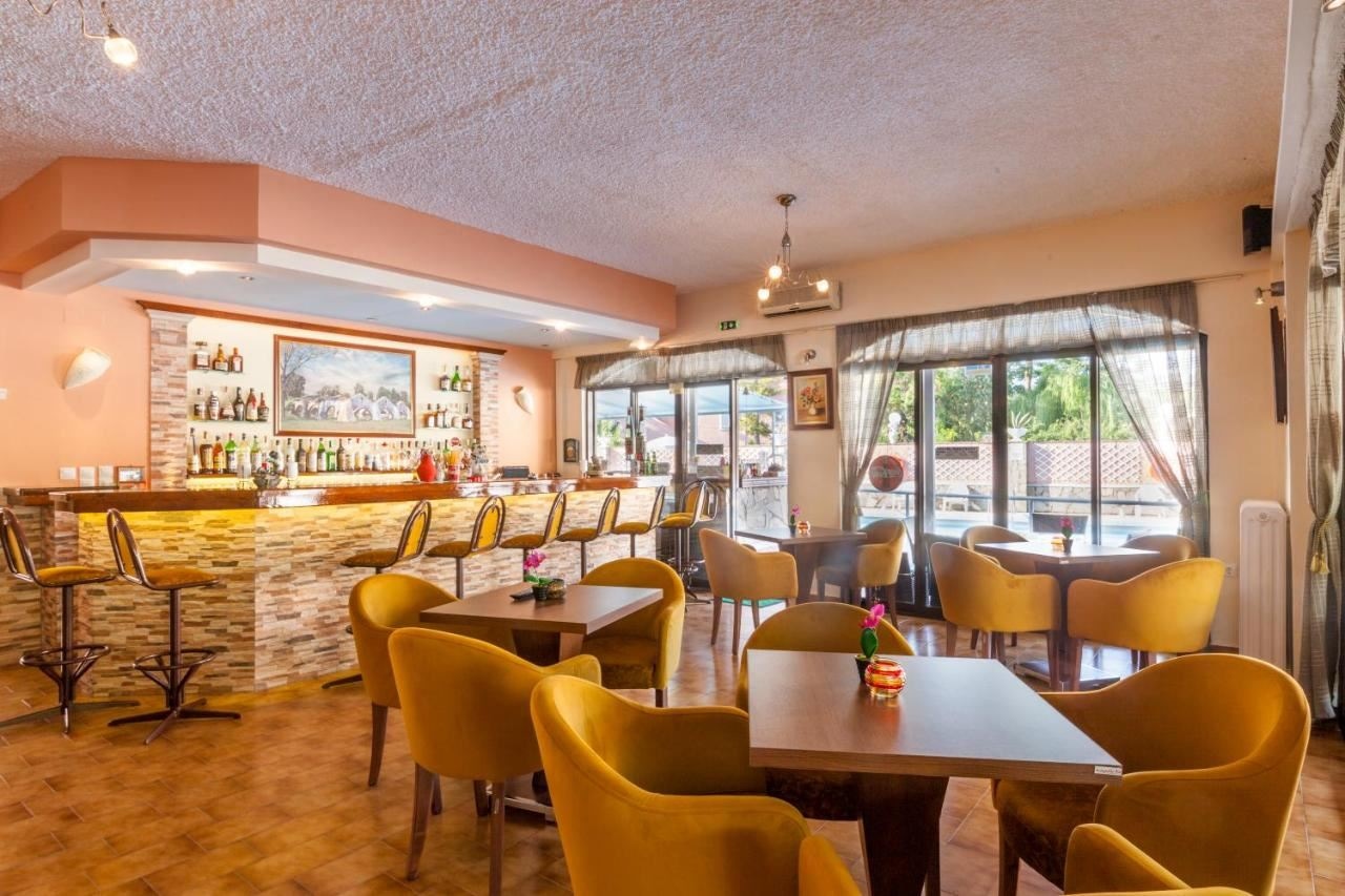 restaurants-main-restaurant