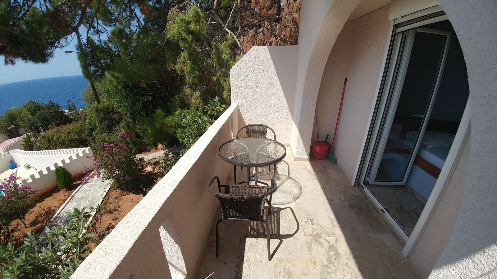 rooms-family-apartment-1-bedroom-poolsea-view