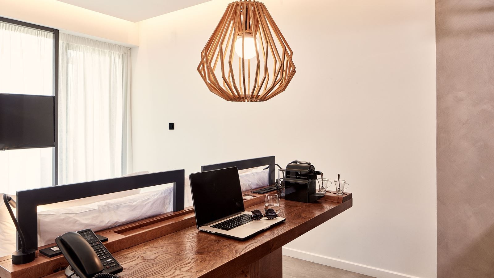 rooms-standard-room-with-partial-sea-view