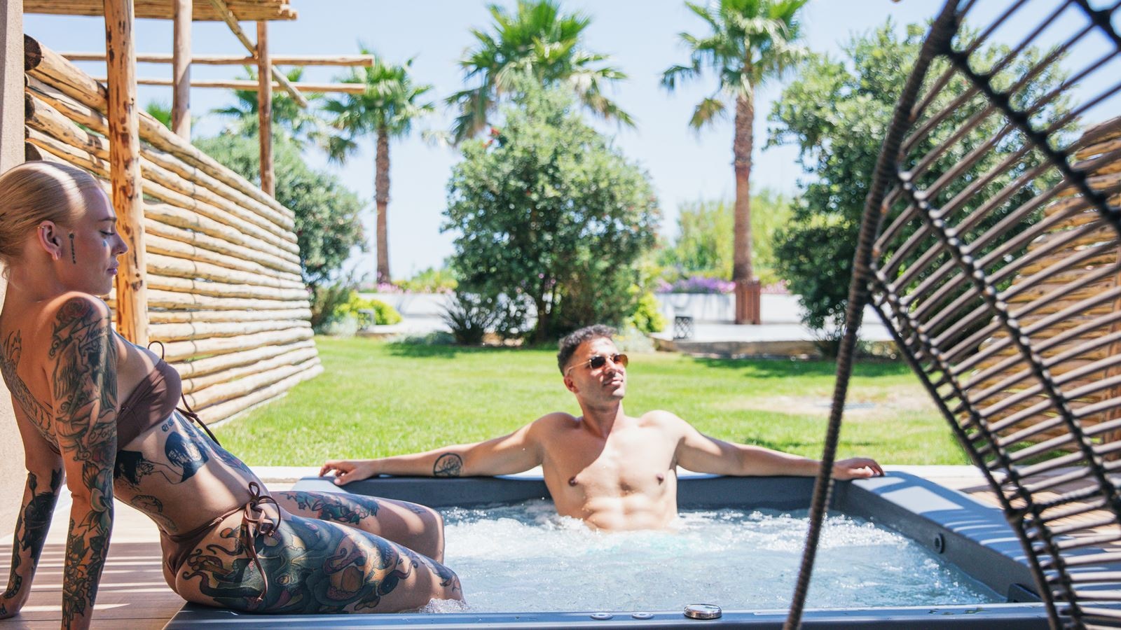 rooms-double-room-garden-level-with-outdoor-jetted-tub