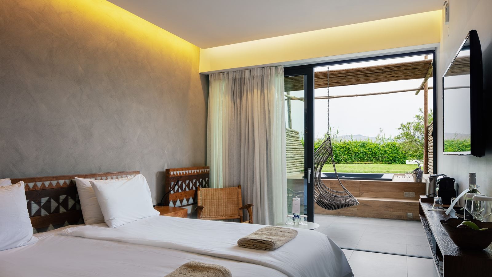 rooms-superior-room-garden-level-with-outdoor-jetted-tub