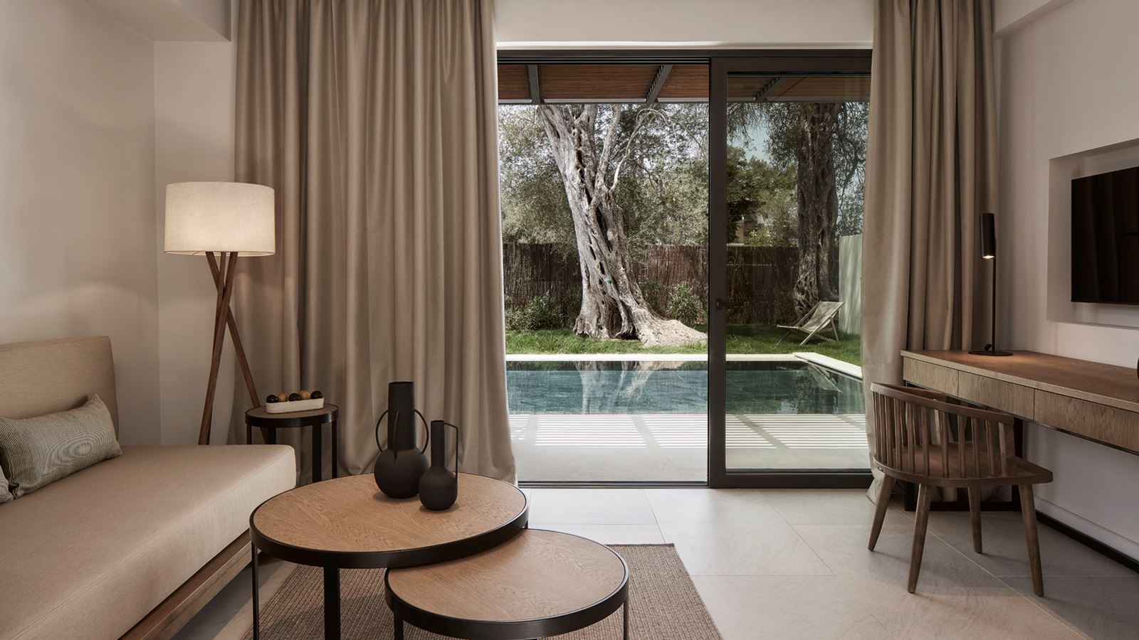 rooms-executive-suite-with-private-pool