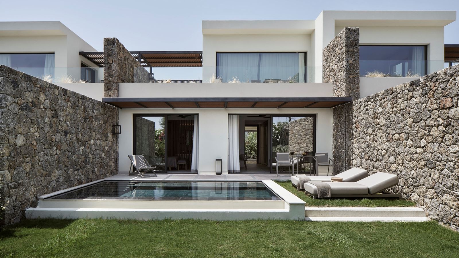 rooms-ionian-beachfront-suite