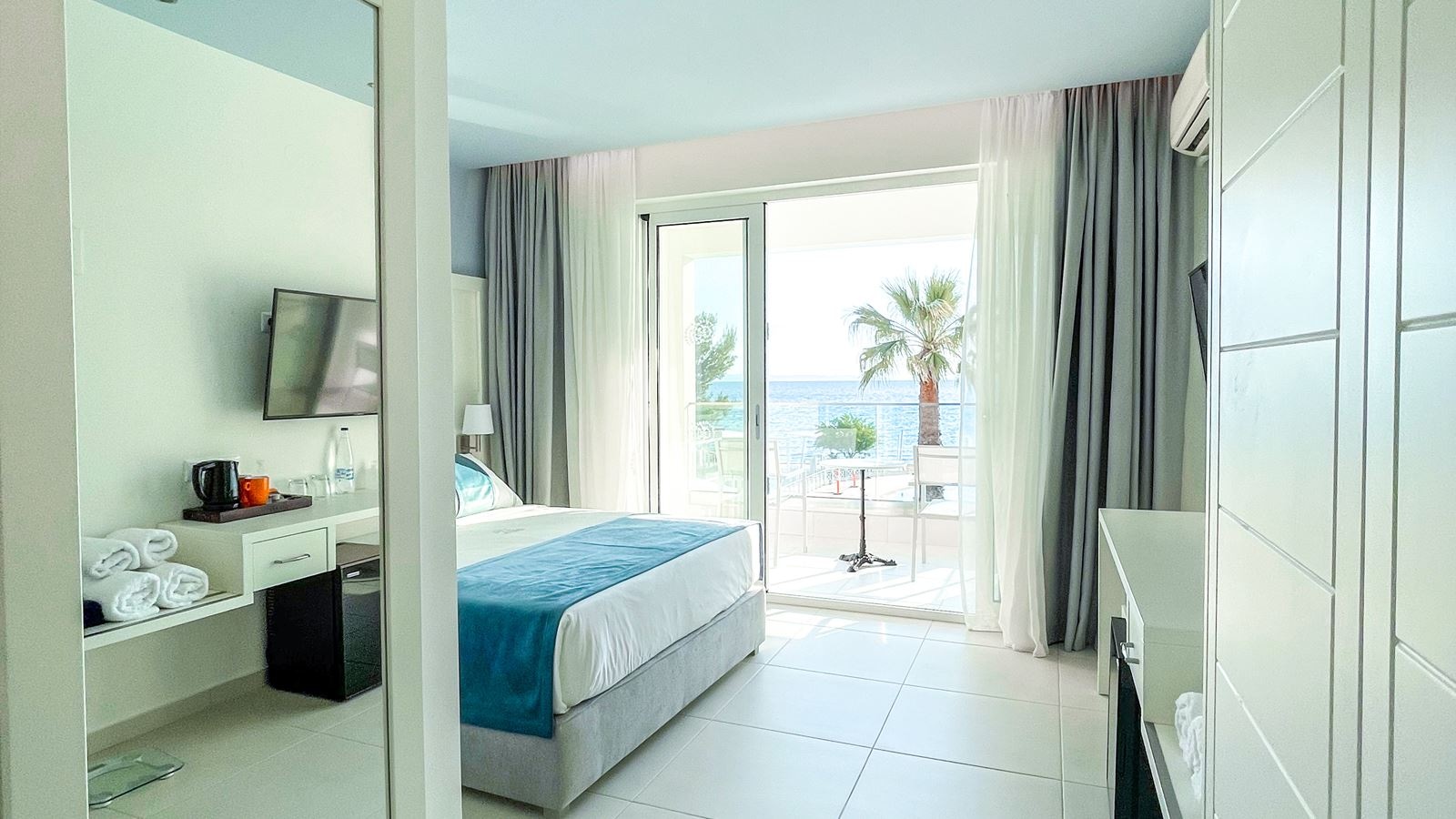 rooms-superior-room-sea-view