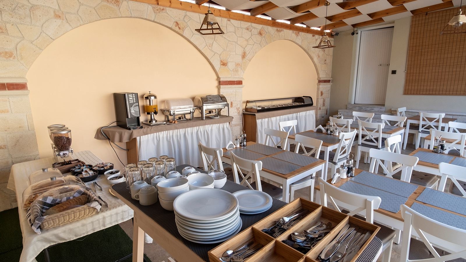 restaurants-breakfast-launge