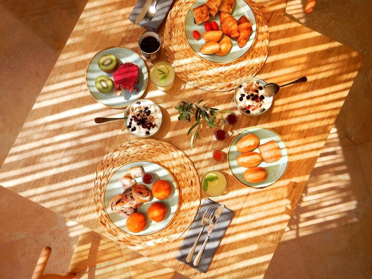 restaurants-α-main-restaurant