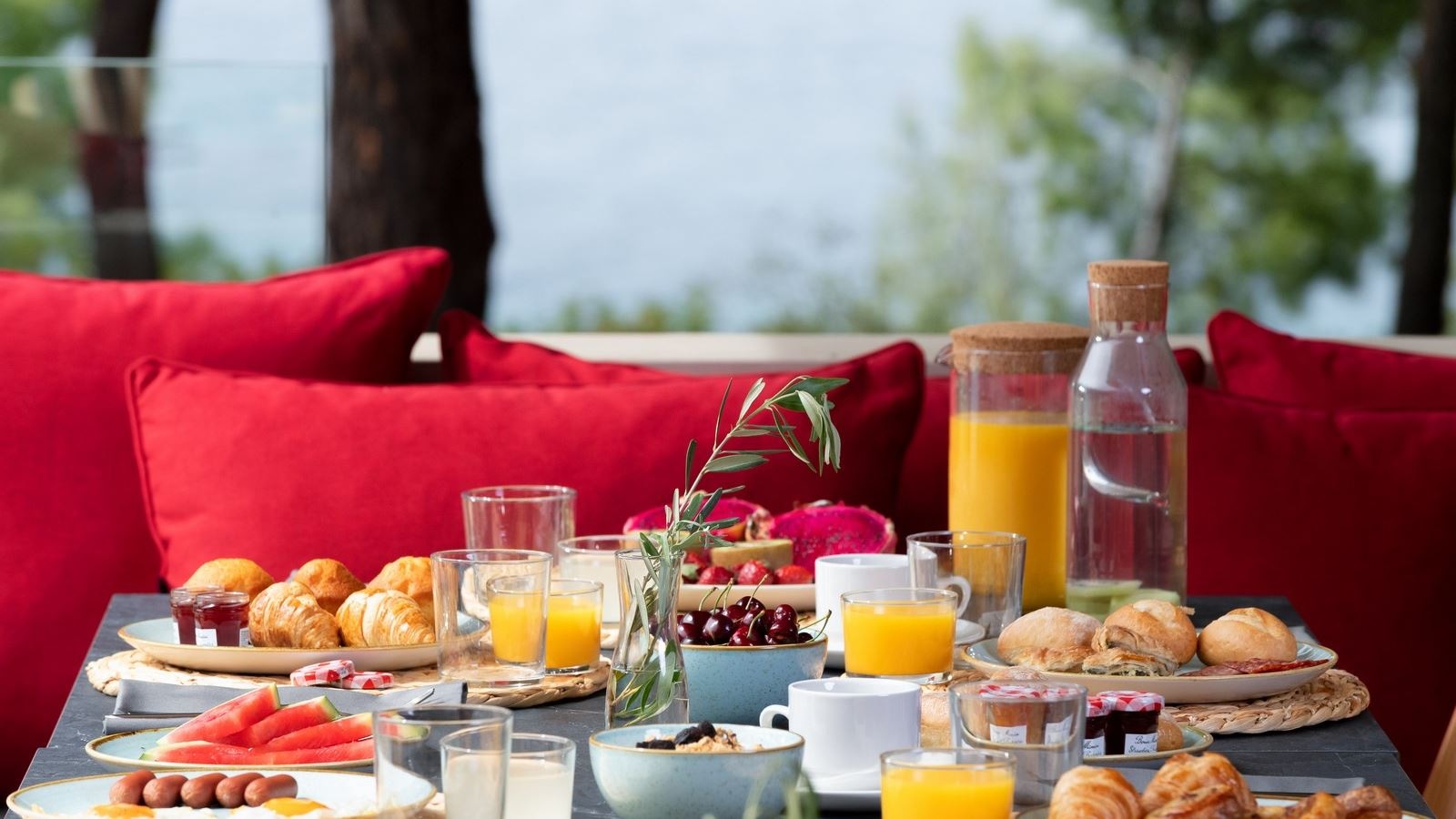 restaurants-α-main-restaurant