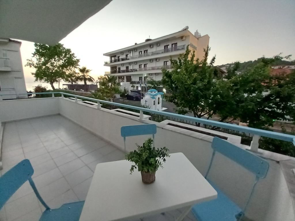 rooms-family-apartment-2-bedrooms-garden-view