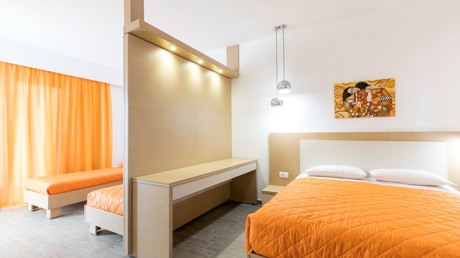 rooms-junior-suite-sideseaview-balcony-or-terrace