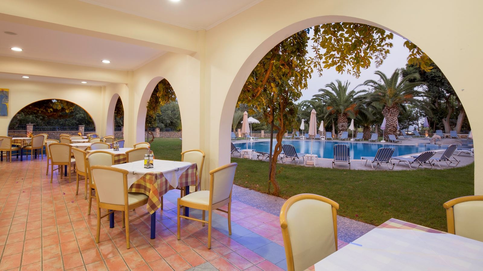 restaurants-ekaterini-main-restaurant