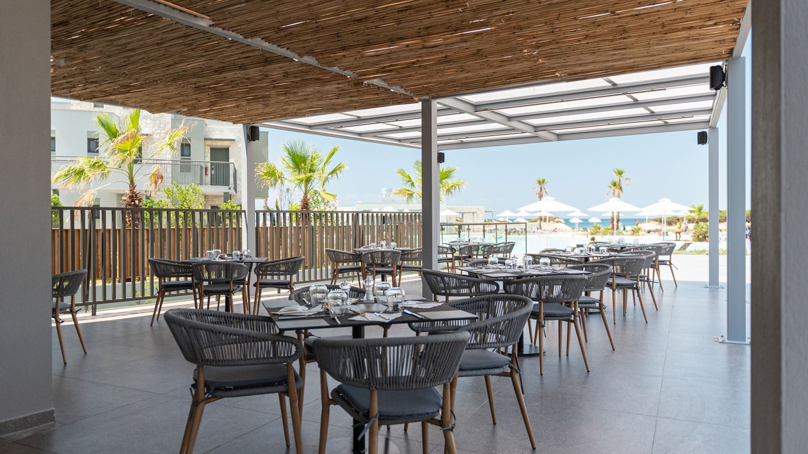 restaurants-alyki-main-restaurant