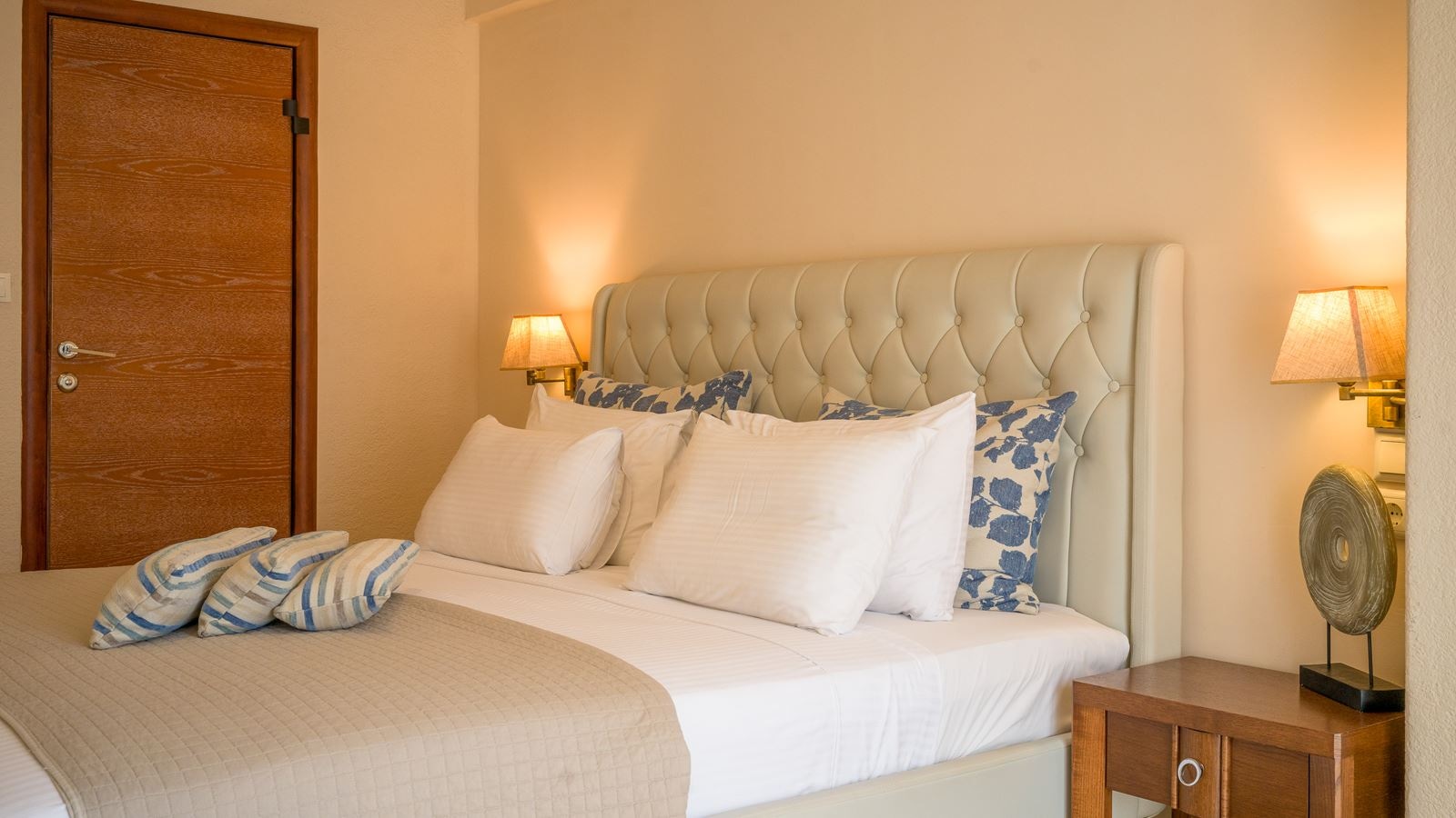 rooms-standard-double-room