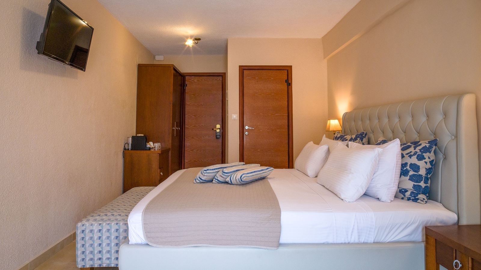 rooms-single-standard-room